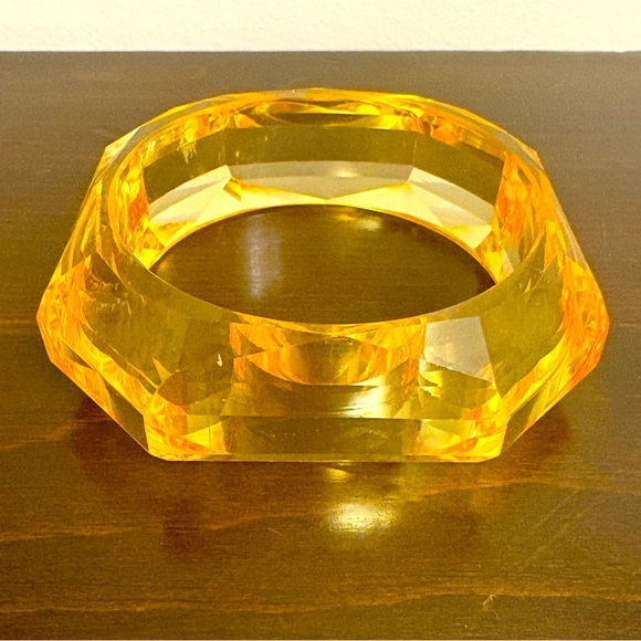 Vintage Faceted Lucite Bangle Bracelet - Picture 10 of 12